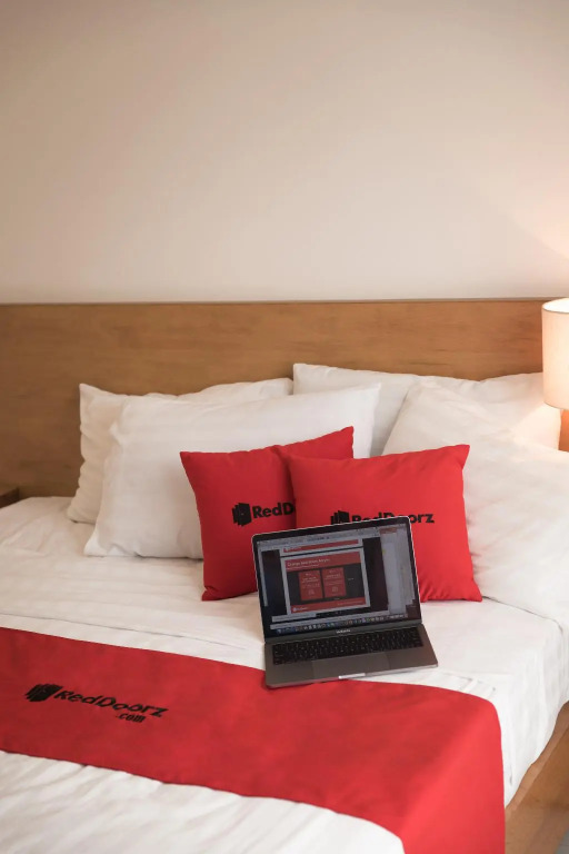 RedDoorz near Cho Xom Moi Nha Trang