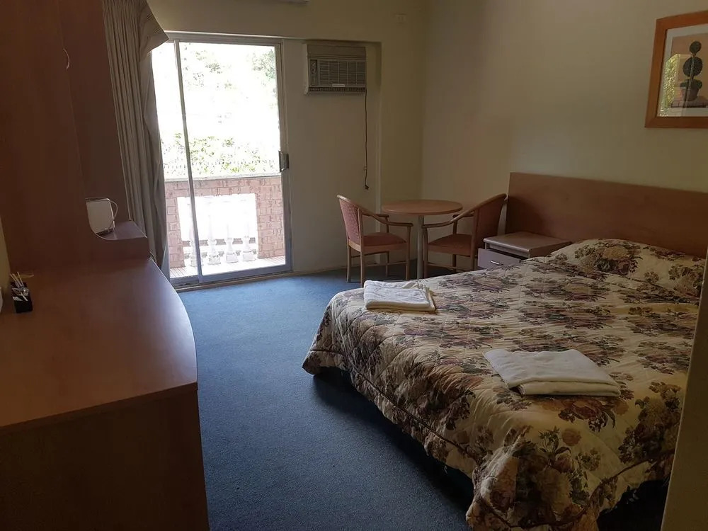 Rest Easy Motel