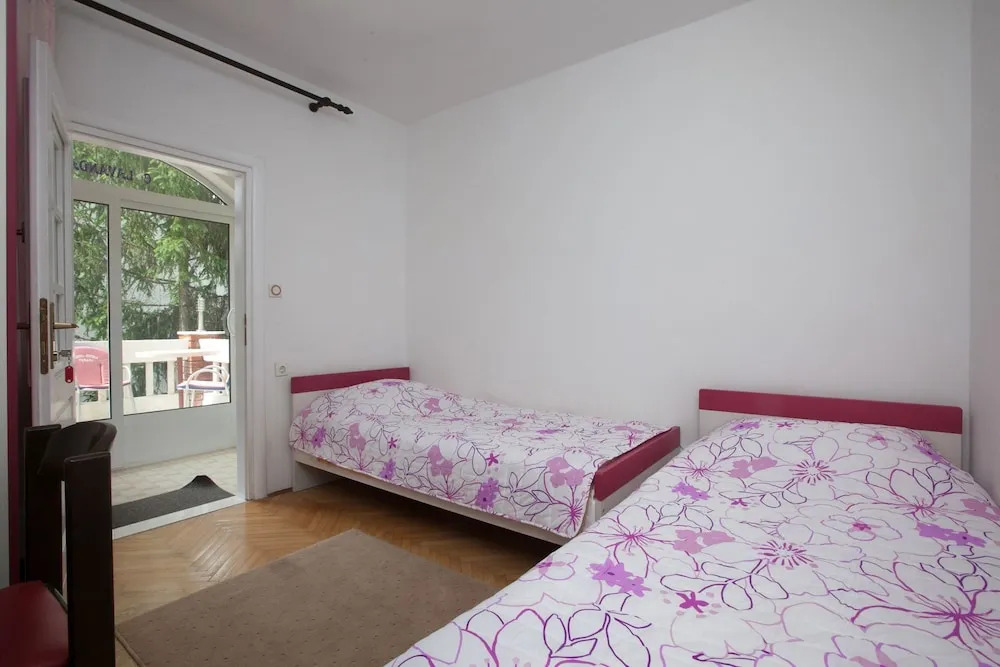 Star - With Swimming Pool - A4 Lavanda