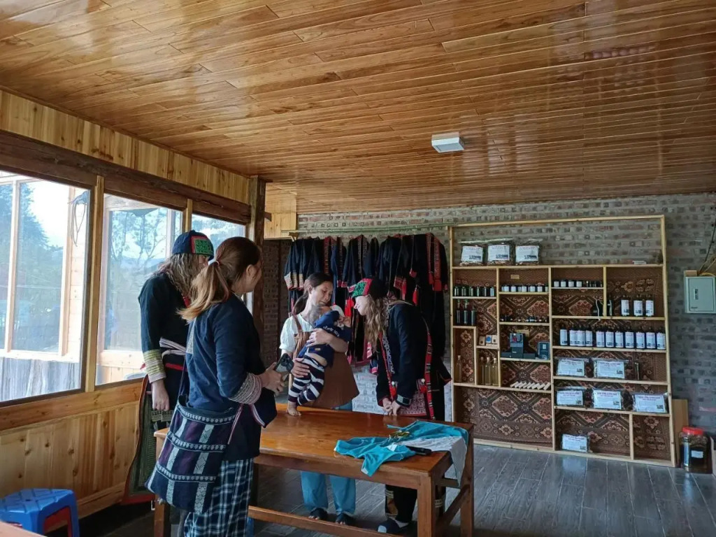 Ta Phin Homestay