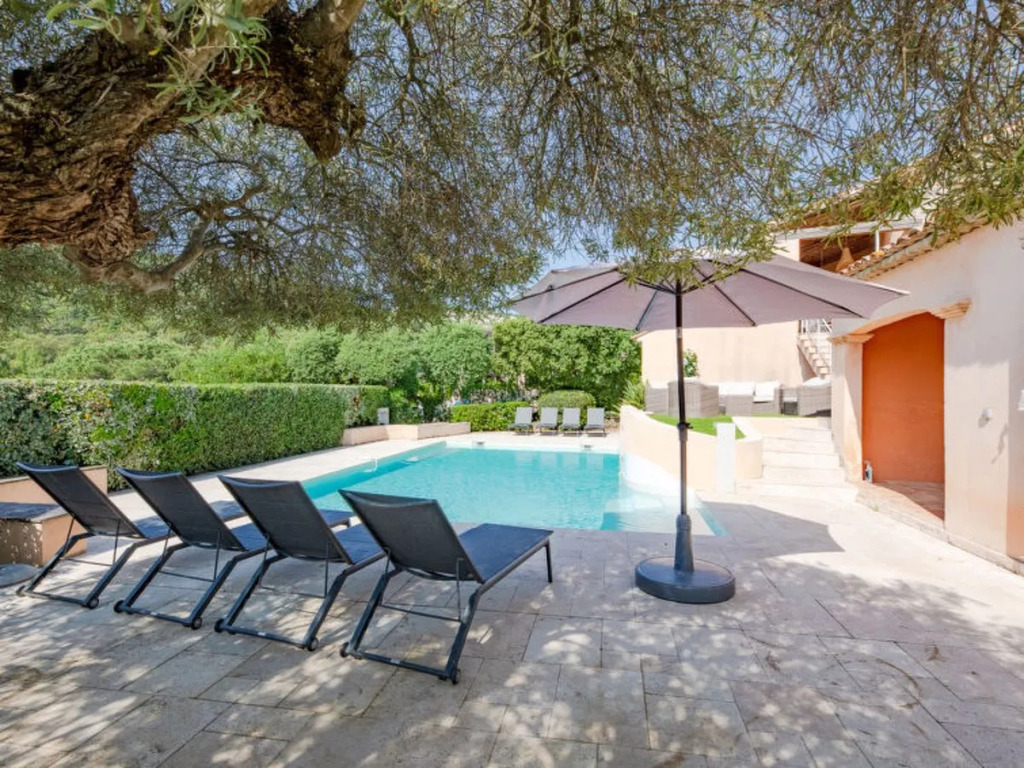 Villa Le Petit Rouveau by Interhome