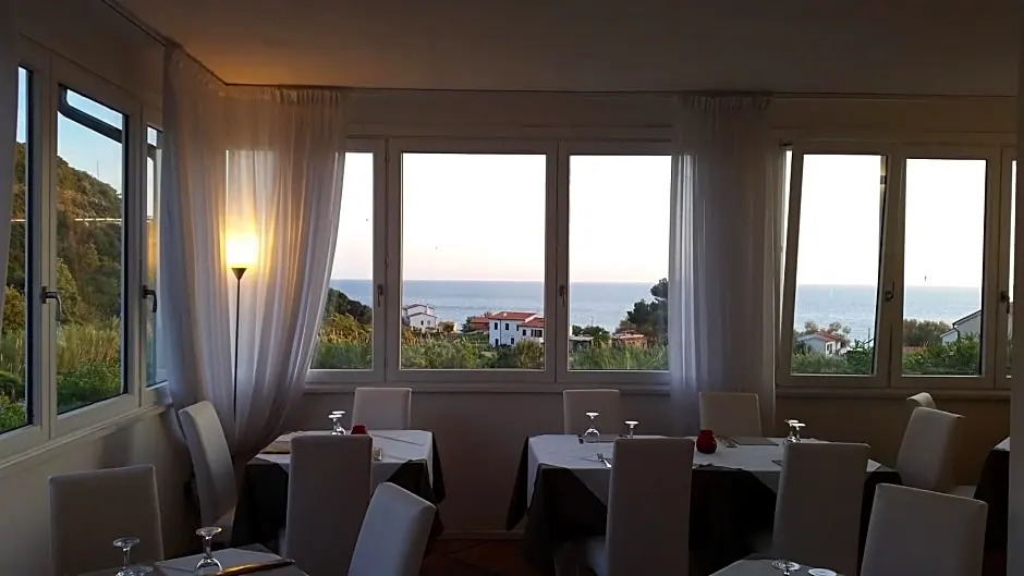 Hotel LOgliera