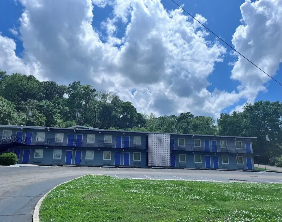 expressway inn