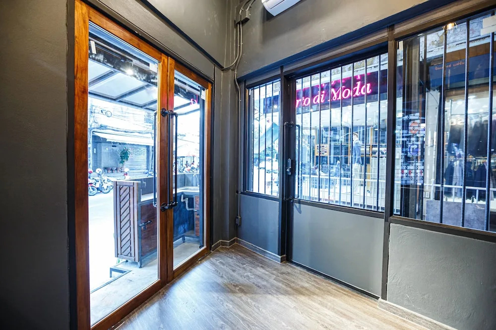 Episode 11 Hostel Sukhumvit