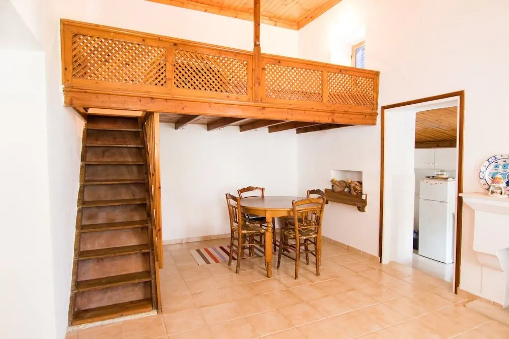 Damatria Family Cottage