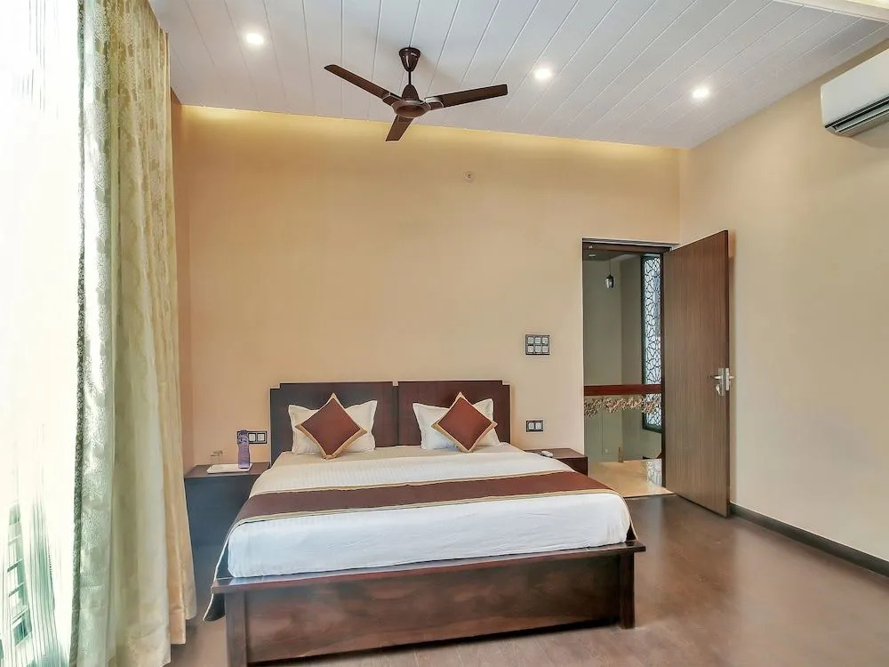 OYO 9744 Helios Homestay