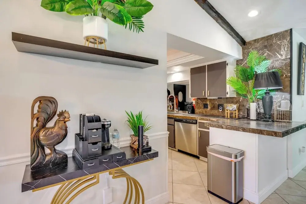 Bike to Dtwn: Home w/ Hot Tub & BBQ in Cape Coral