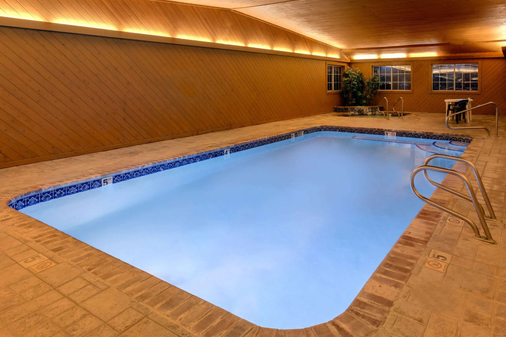 Super 8 by Wyndham Carroll/East