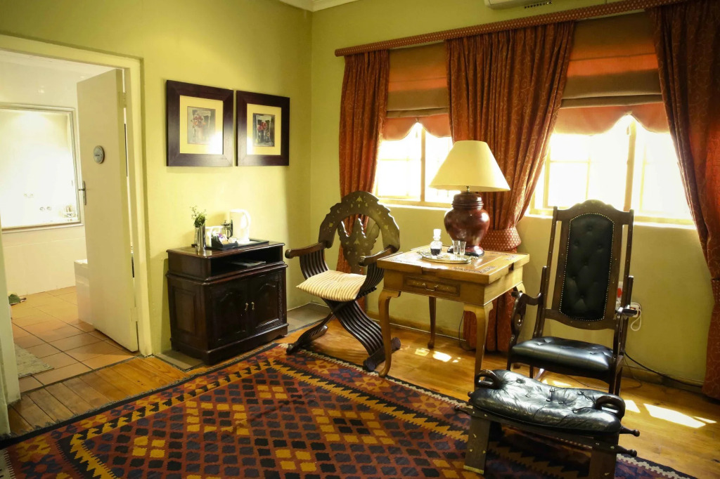 Riverside Guest Lodge