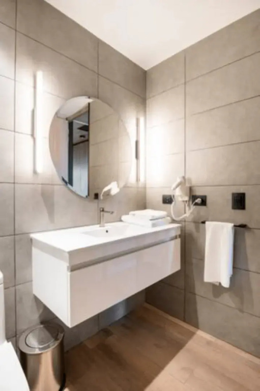 Zip Housing Los Trapenses