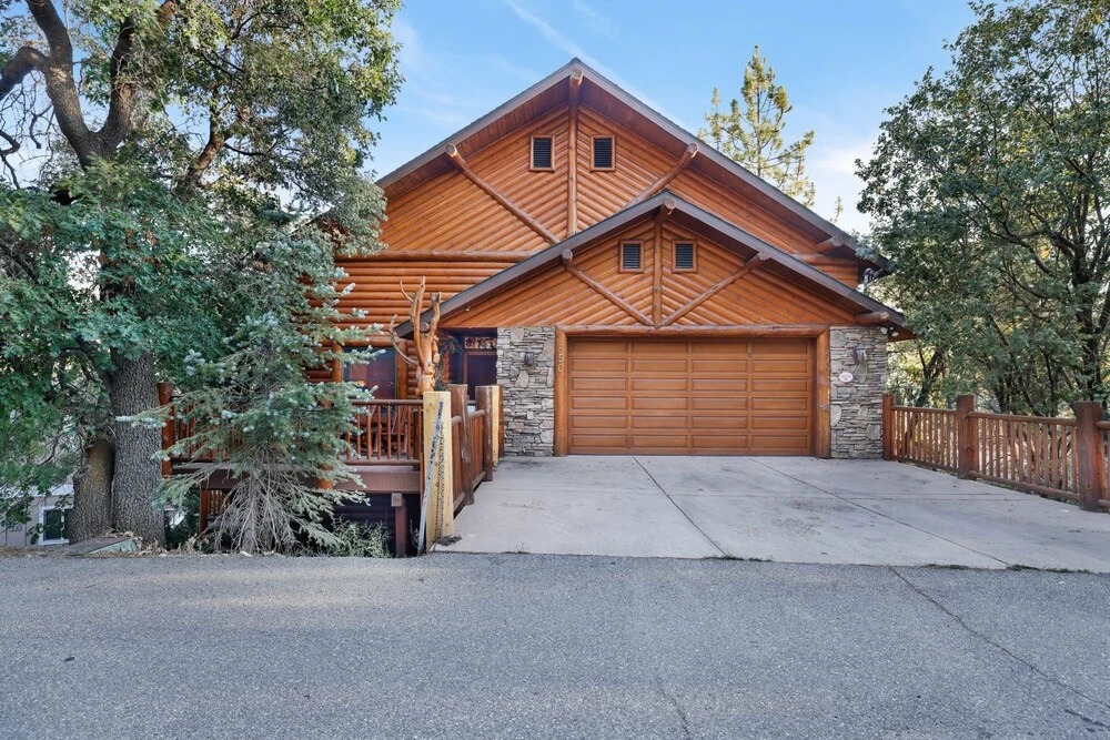 2046-menlo Manor 4 Bedroom Home by Redawning