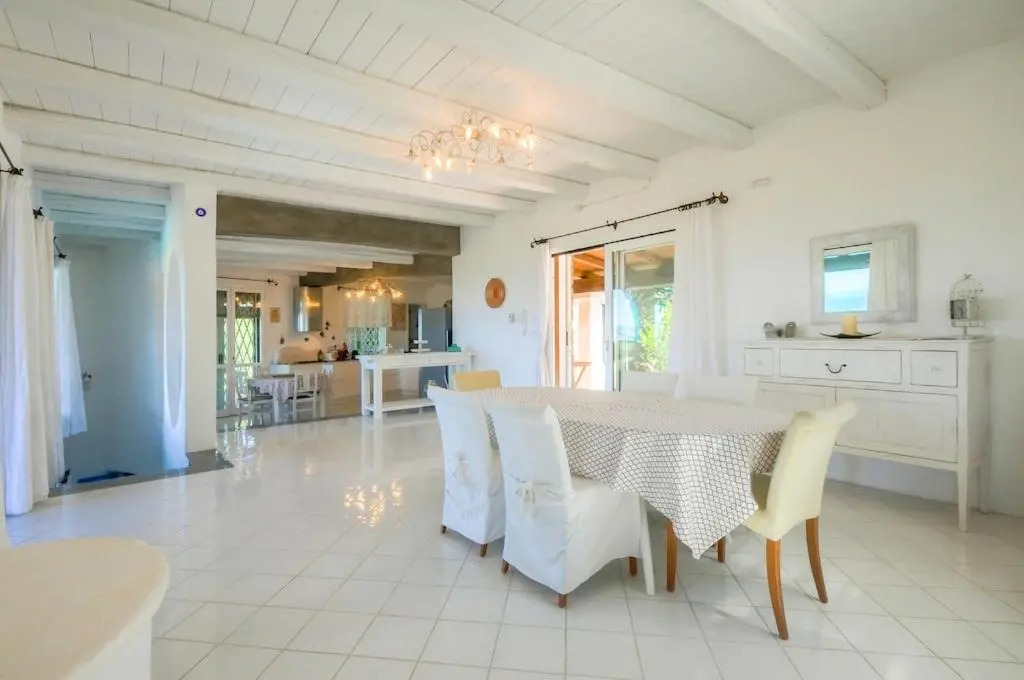 Villa Emmeline fronte mare 5 camere 6 bagni infinity pool WiFi per 12 persone