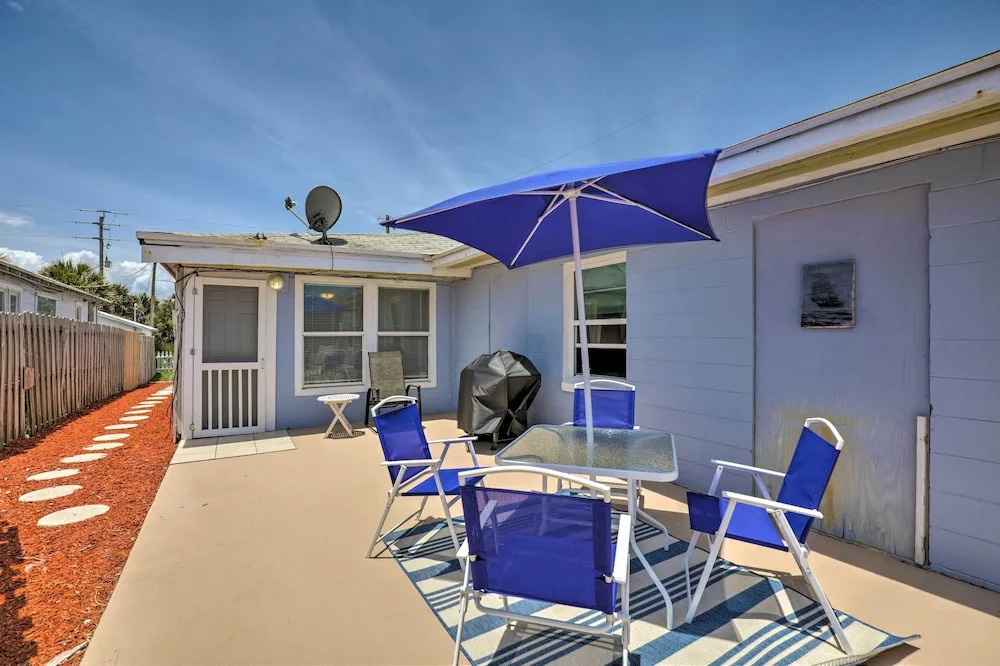Surfside Oceanfront Cottage w/ Beach Access!