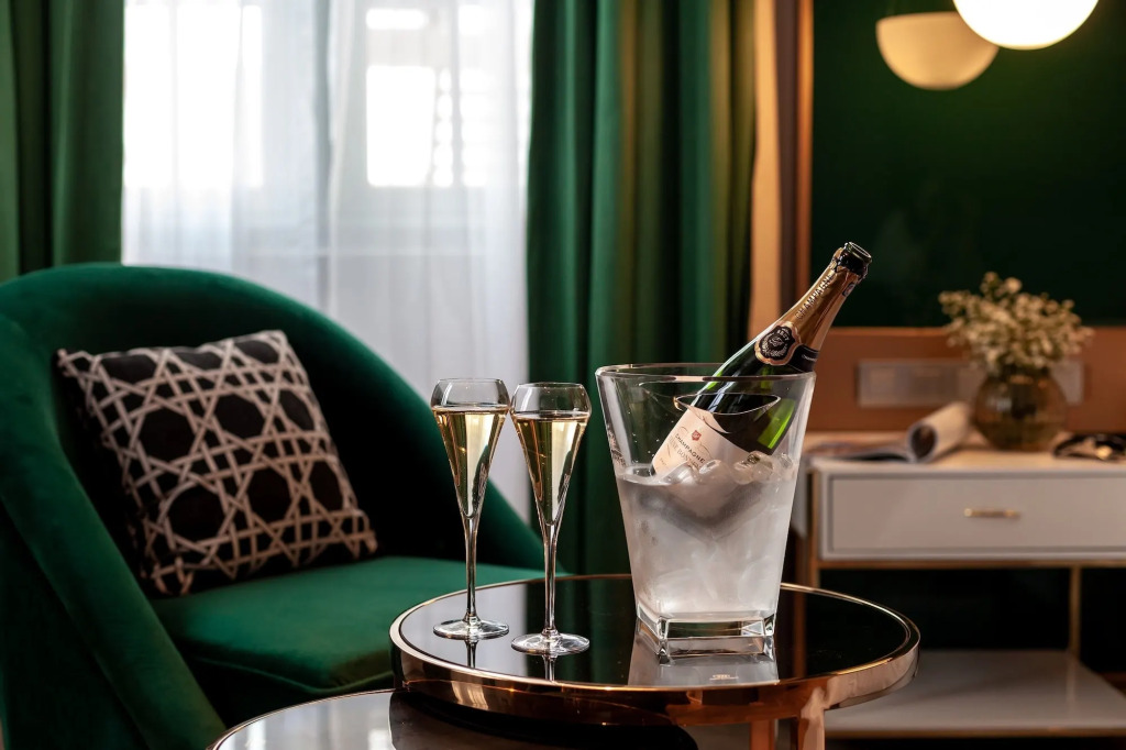 La Seine Boutique Hotel
