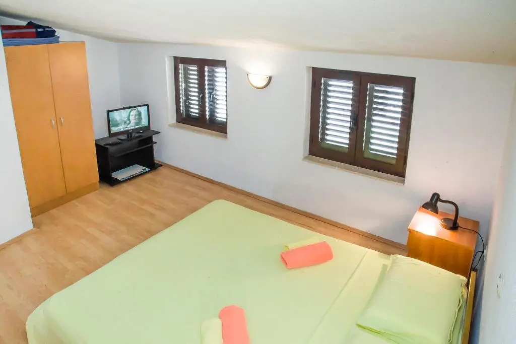 Ante Apartments