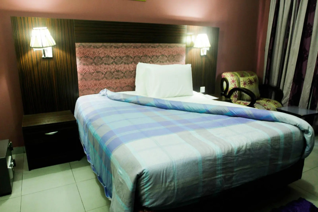 Crownedge Hotels