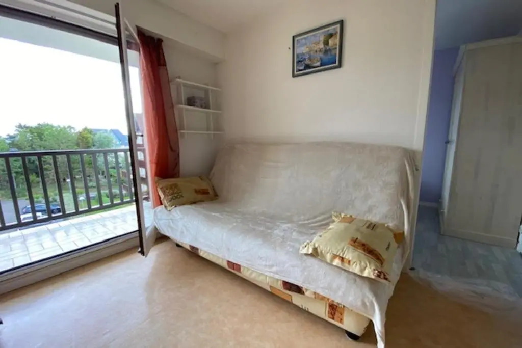 23m Peaceful With Balcony With Sea View !