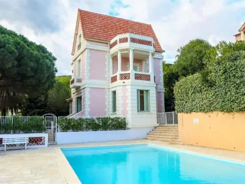 Apartment Castel Haussmann