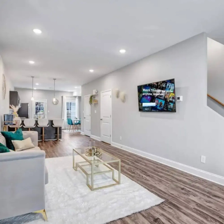 A Taste of Luxe Upscale Condo Near Nashville and Ft Campbell