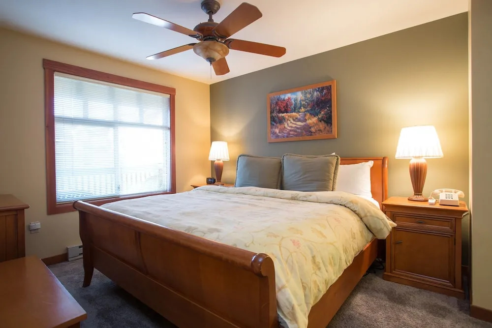 2405 - Two Bedroom Standard Eagle Springs East 2 Condo by RedAwning