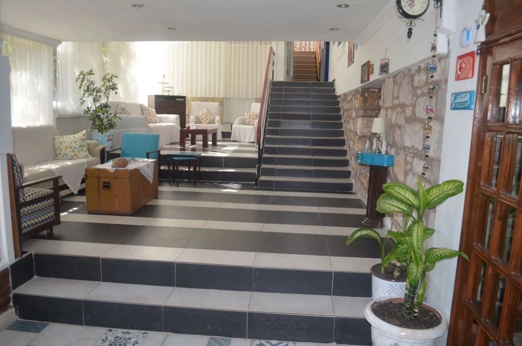 Tunc Hotel