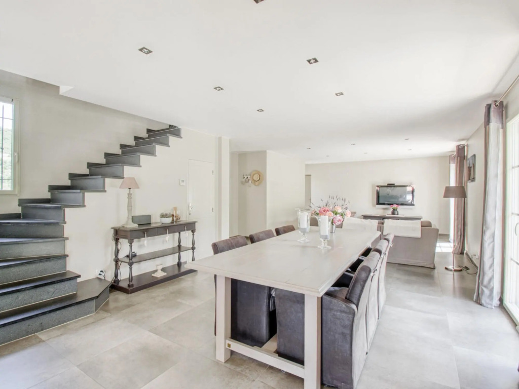 Villa in Le Plan-de-la-Tour with Pool