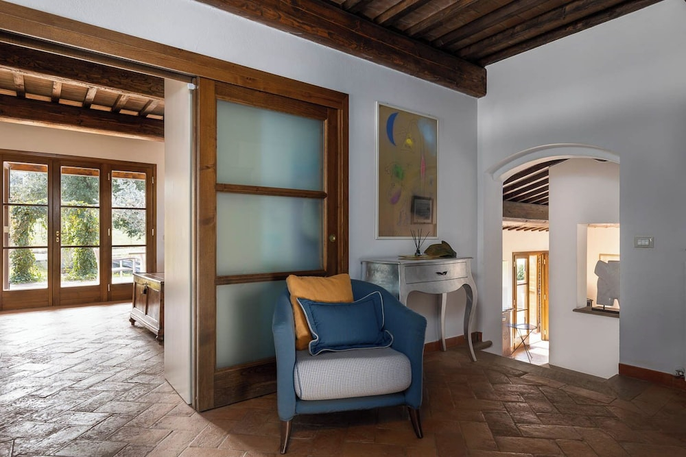 Villa Montegemoli by Toscana Bella