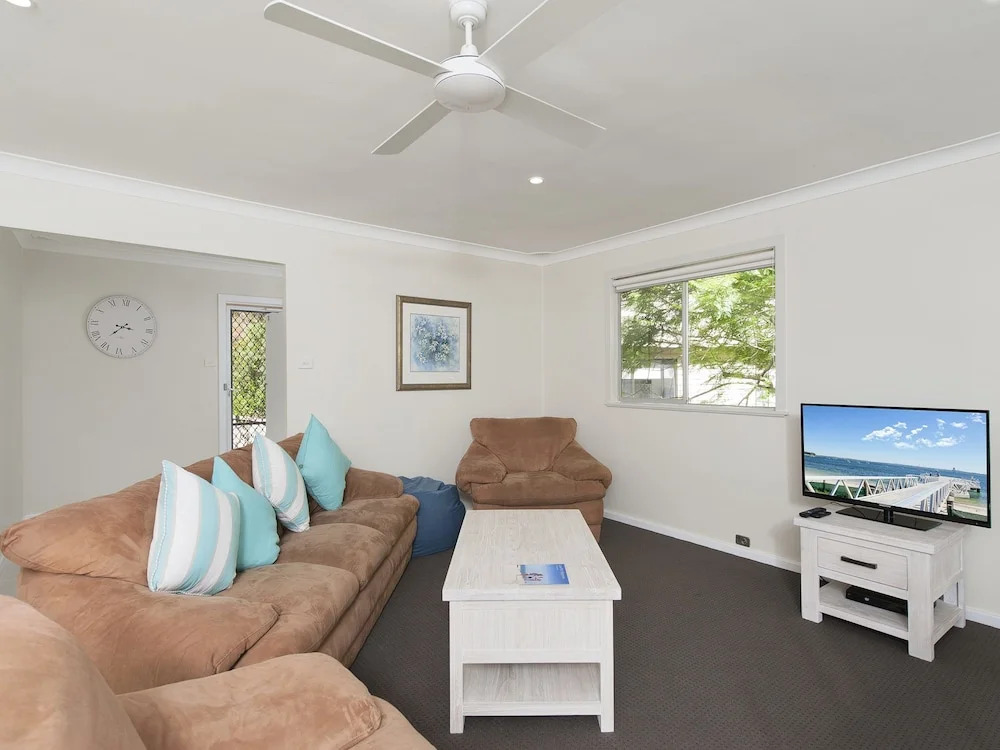Box Beach Retreat, 29 Essendene Road,