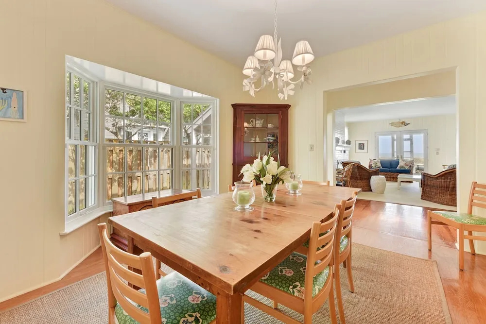 3939 Duval Drive Beachfront by Vtrips