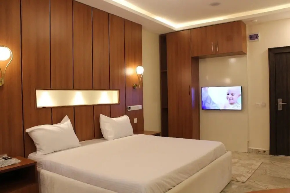Fahrenheit Hotel