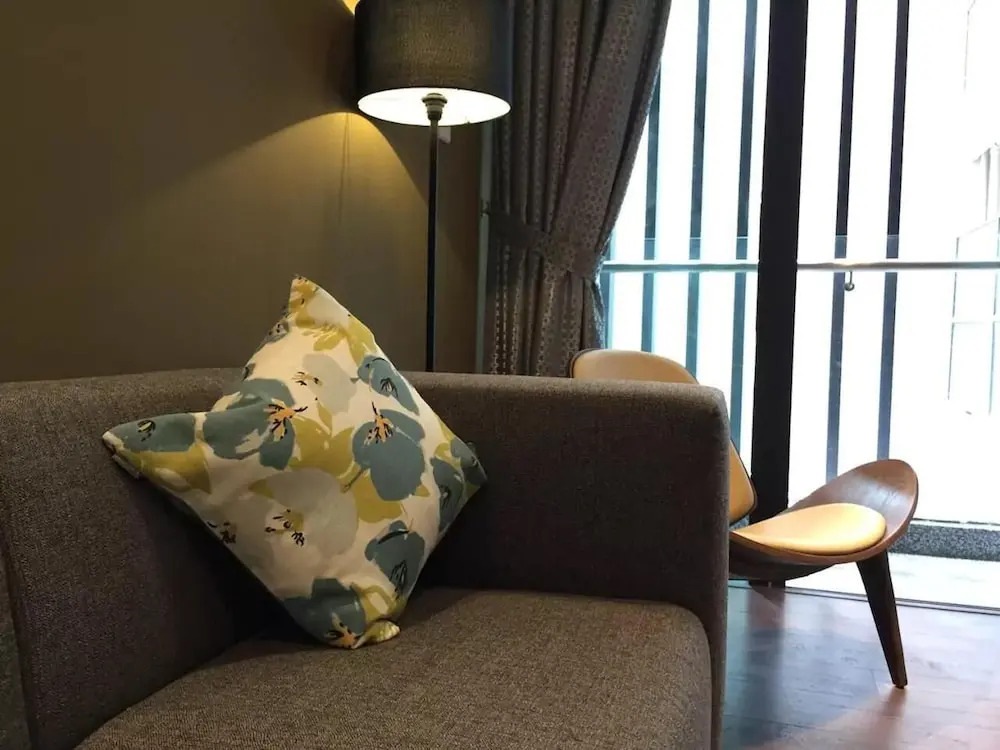 Modern Downtown Oasis Aloha Suite