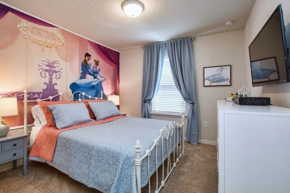 Solterra - 5 Bedrooms Townhome w/Spashpool-7041SR