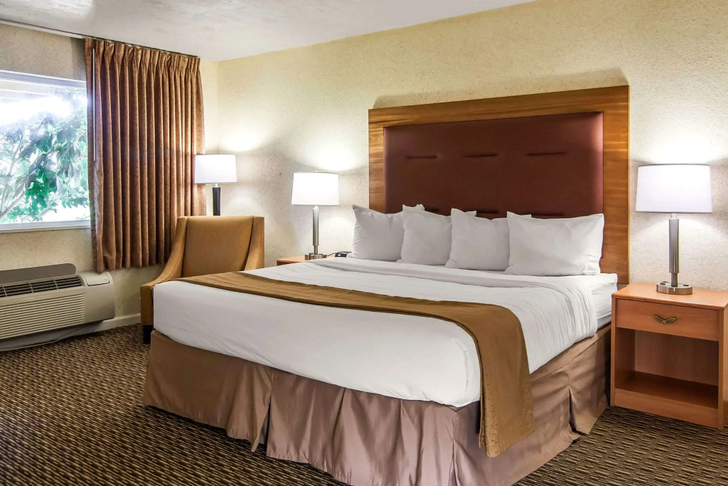 Quality Inn & Suites at Coos Bay