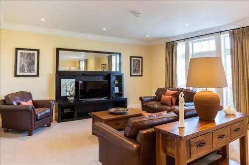 Cameron Club Two Bedroom Golf View Mansion House Apartment L113