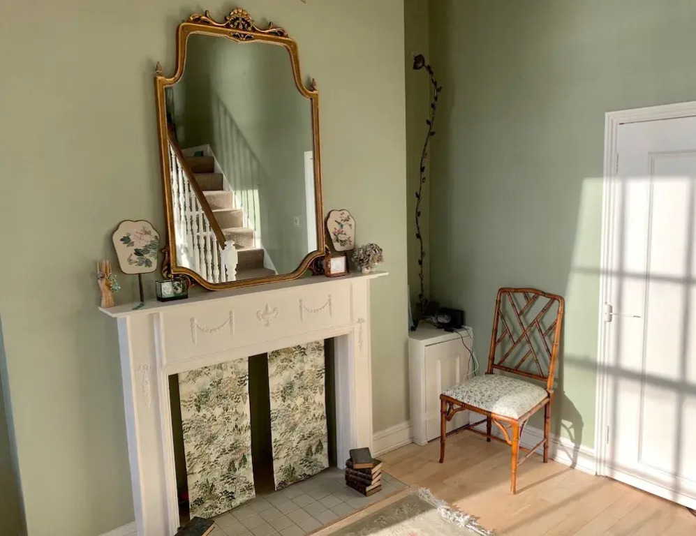 2 Bedroom Regency Flat on the Sea Front