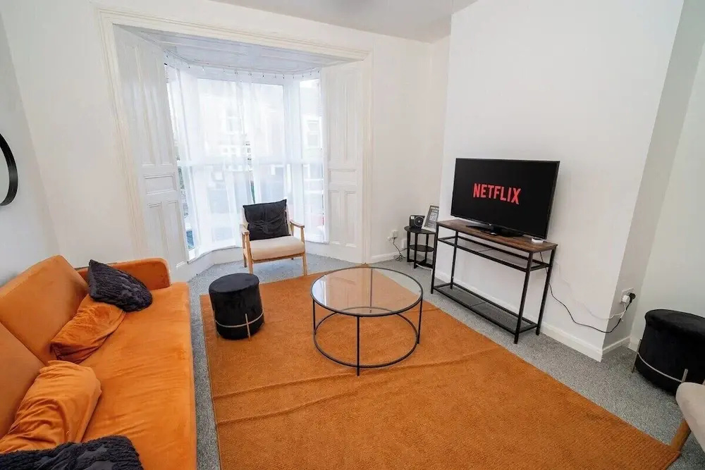 Spacious 3 Bed Home in the Heart of Swansea