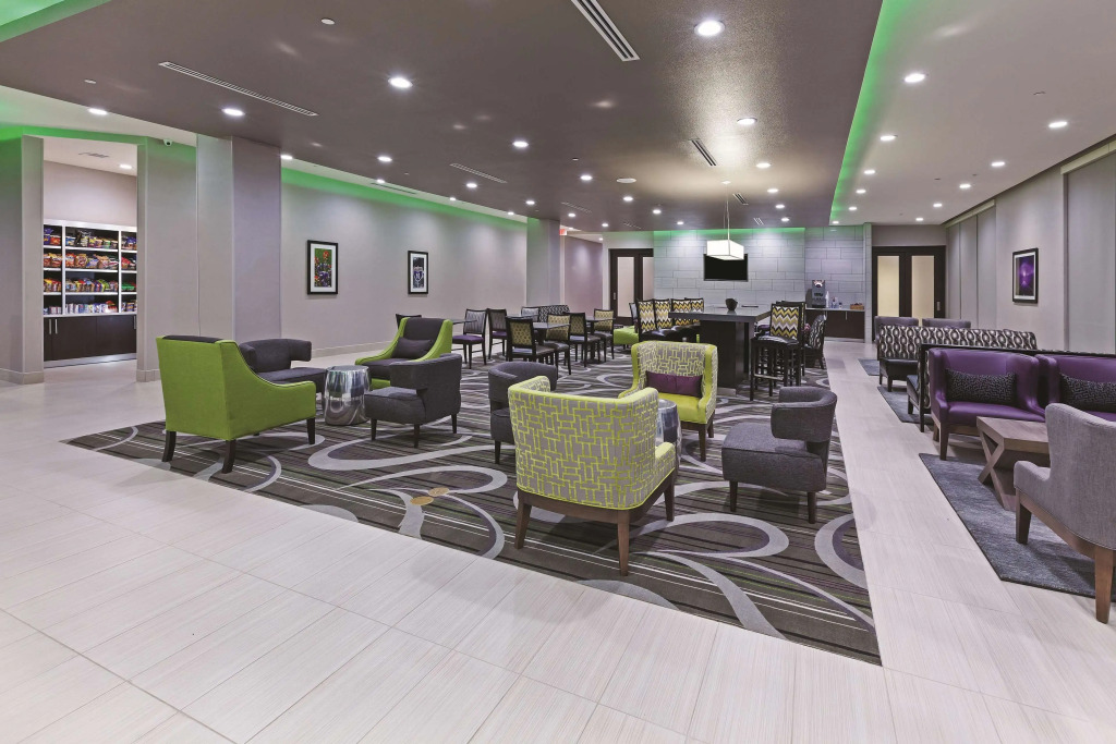 La Quinta by Wyndham College Station South