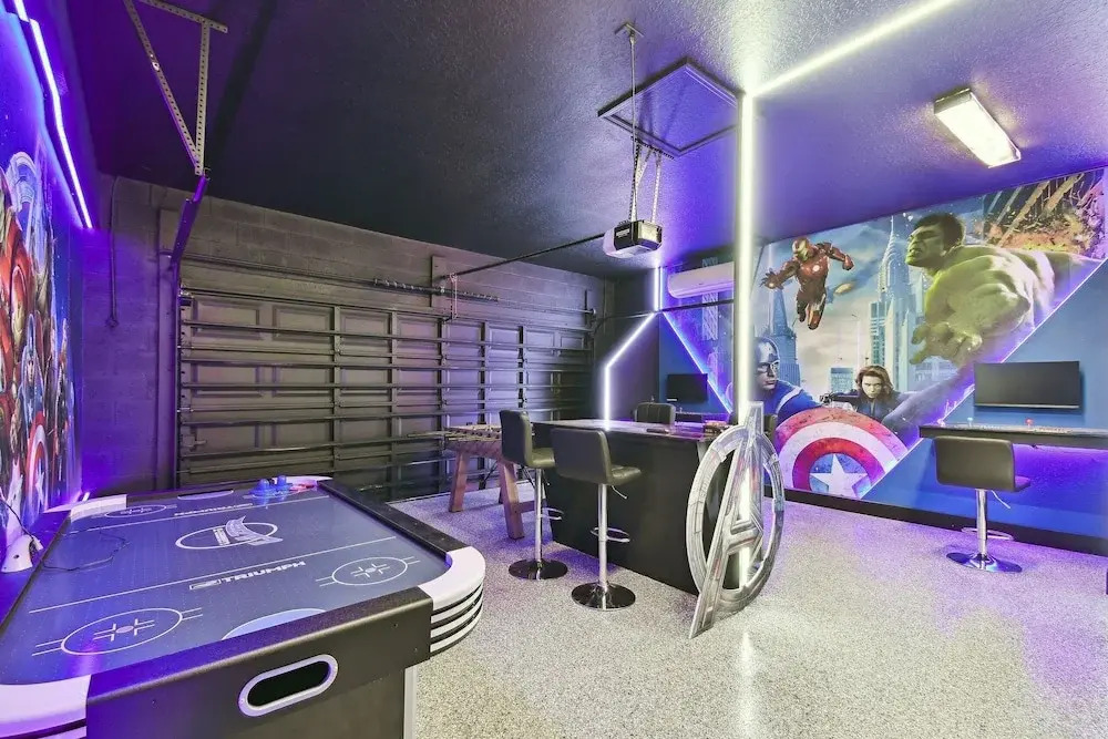 5 BD En-suites, Game Room, Pool, Sleeps 14, Disney