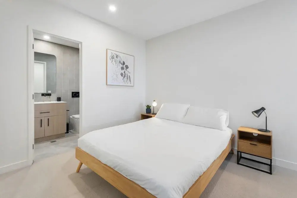 Contemporary 2-bed Haven With Swimming Pool