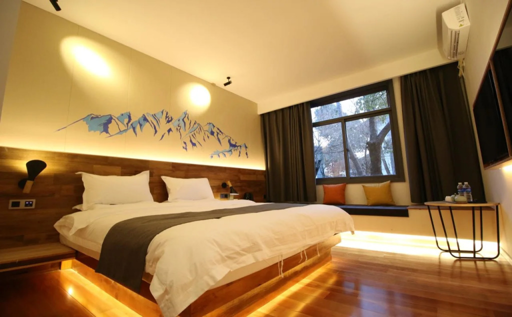 Lijiang Shuhe Travelling With hotel