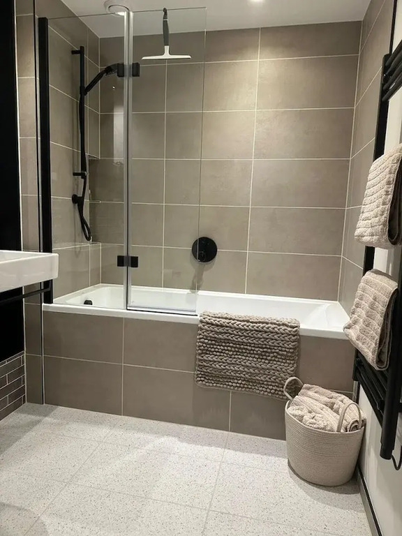 Beehive Suite - City Chic London Apartment