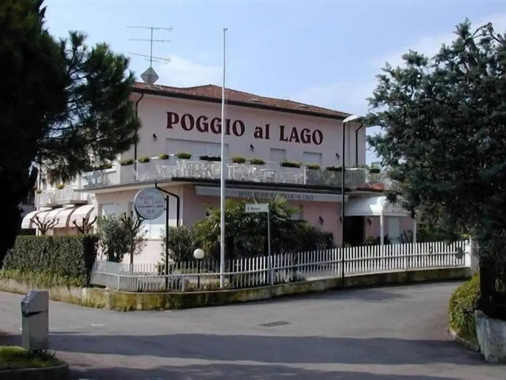 Poggio Al Lago Apartments & Rooms