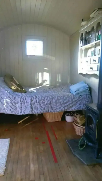 Shepherds Hut in Bath