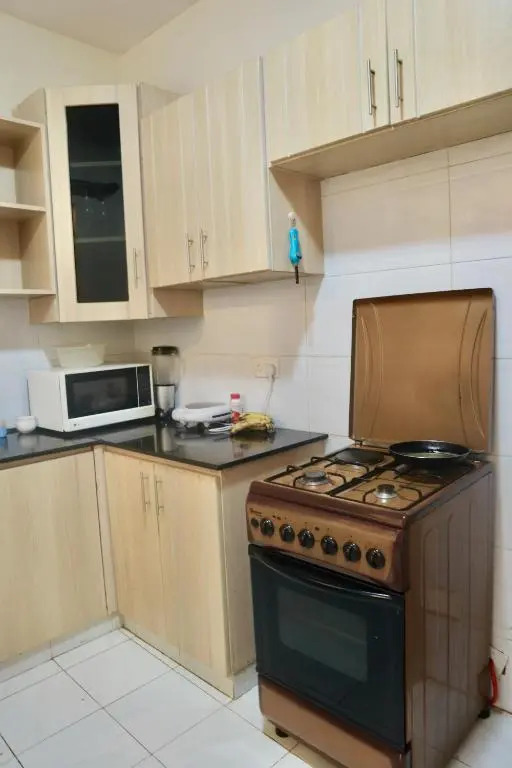 Up-Hill Rosslyn 1 bedroom Apartment