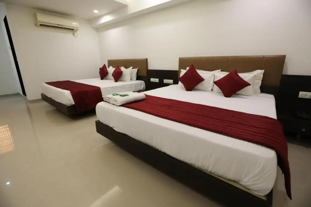 Hotel Shagun Rooms & Banquet, Surat