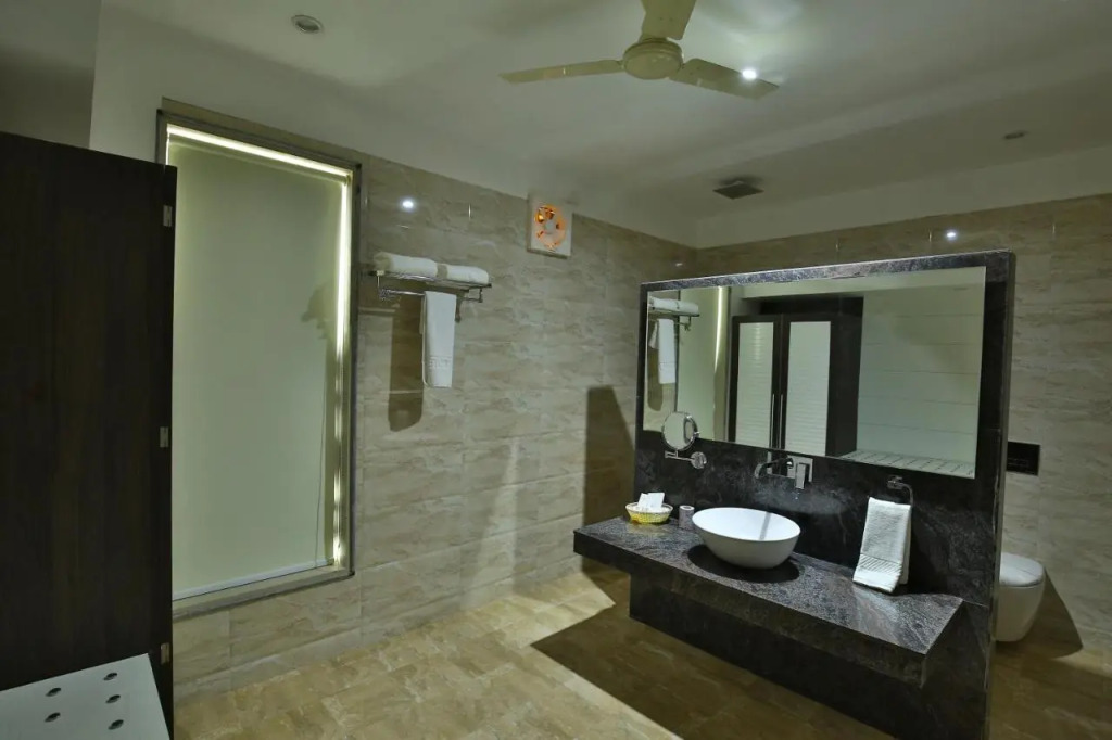 Jhansi Hotel