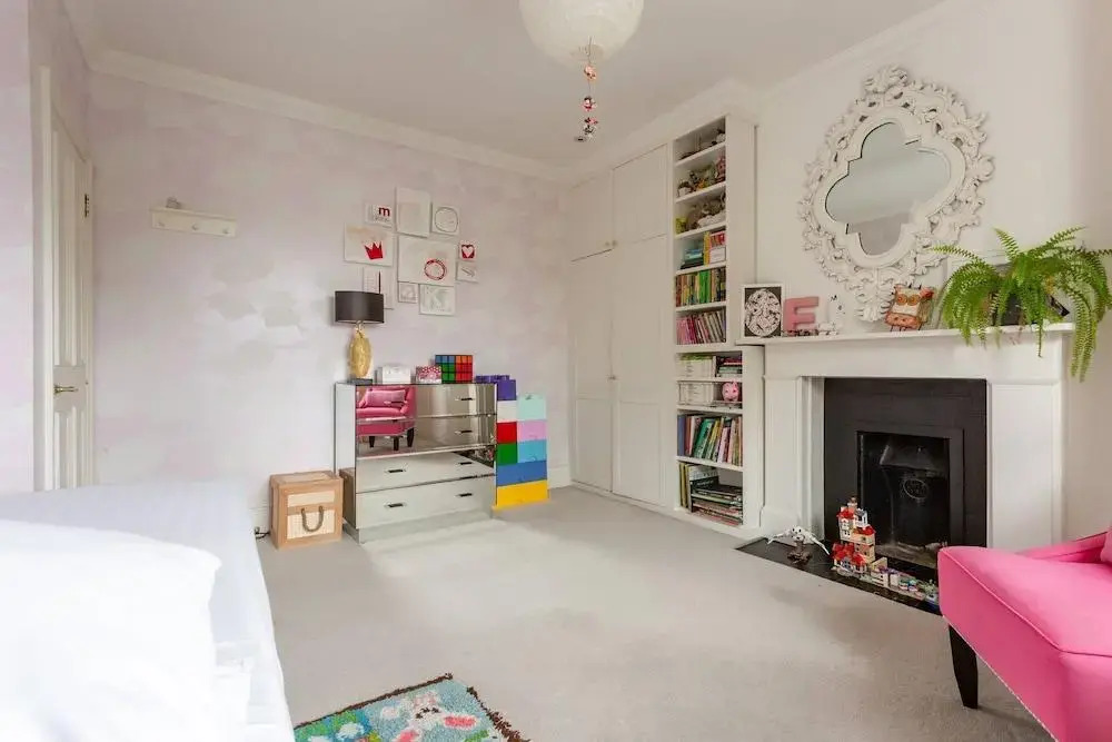 Warwick Gardens II by Onefinestay