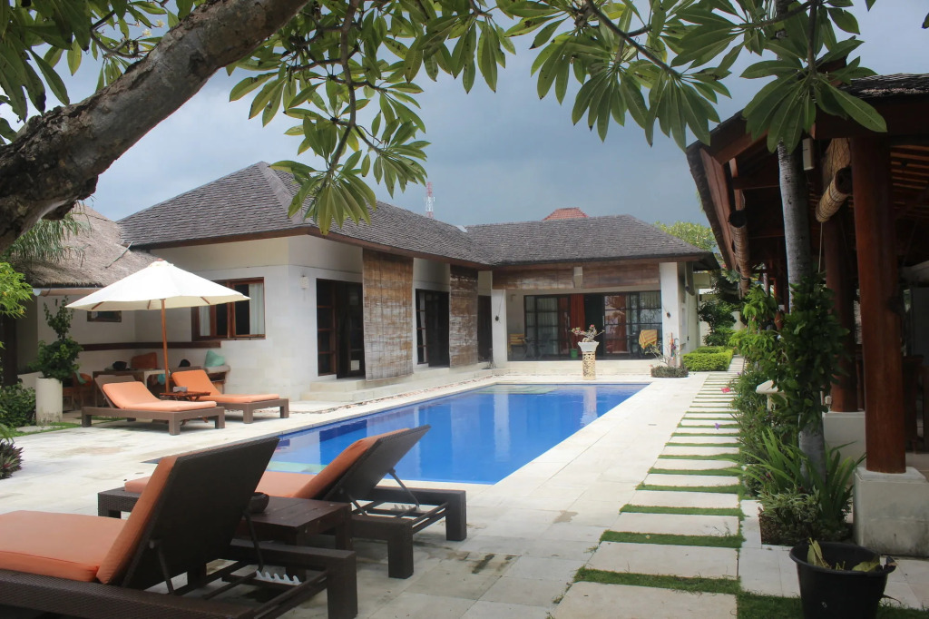 Frangipani Beach Hotel