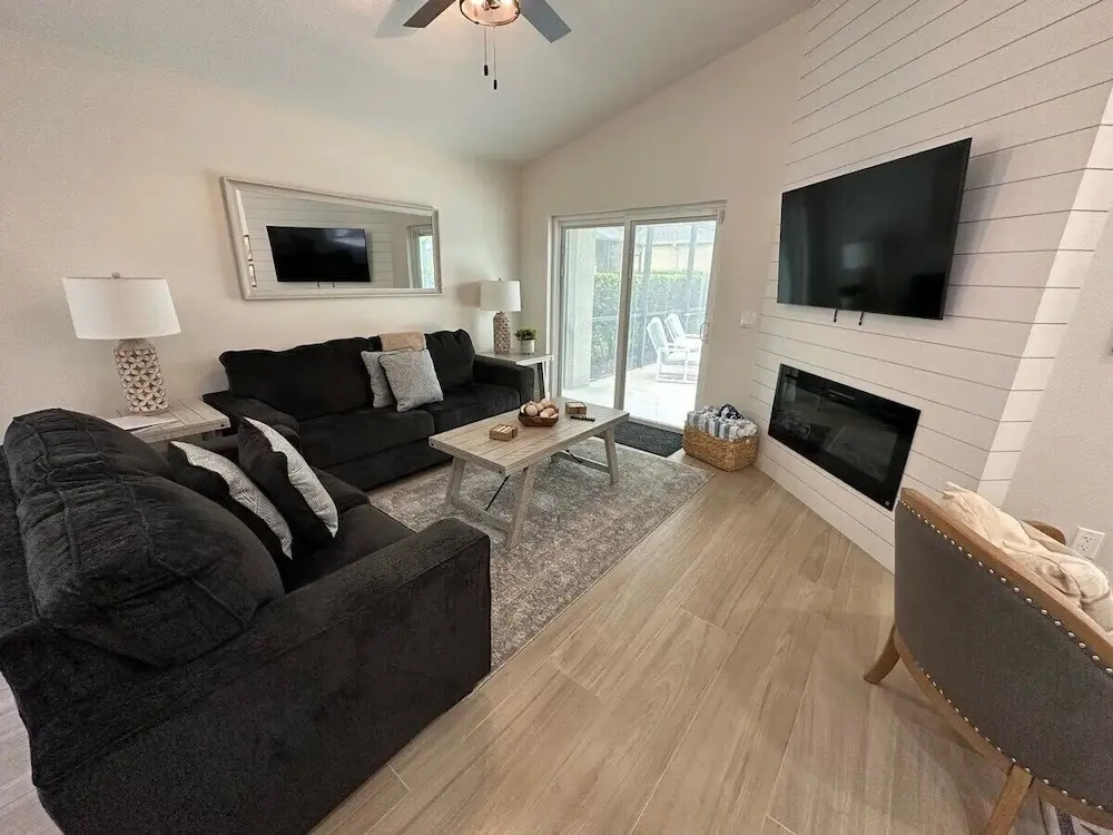 3067bal South Facing Pool & Spa - Free Pool Heat Special!!