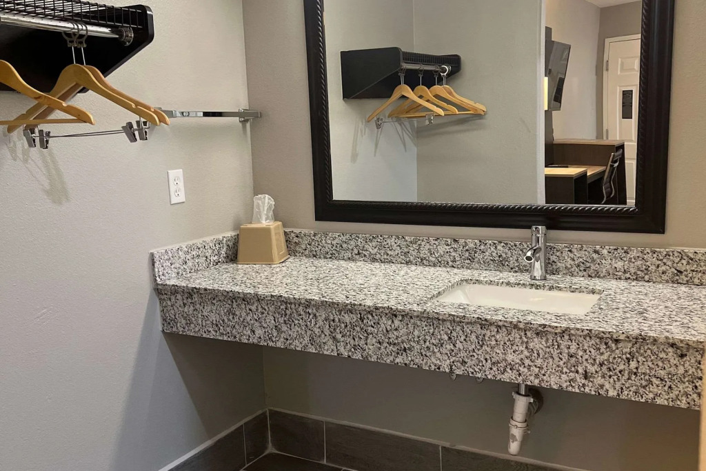 Econo Lodge Inn & Suites Laredo - Nuevo Laredo